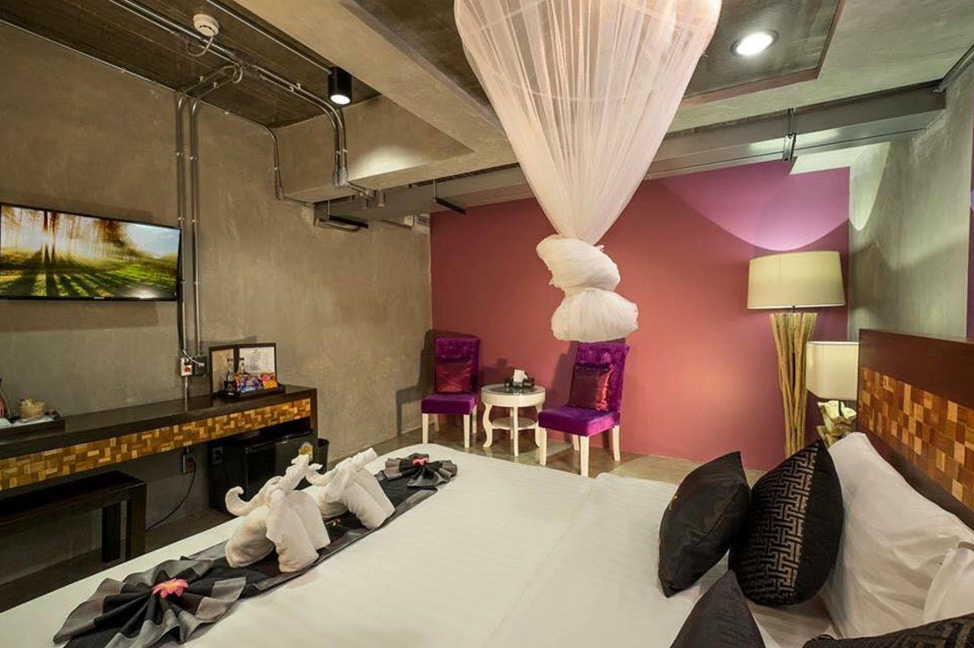 Hotel Thapae Loft Chiang Mai Esterno foto